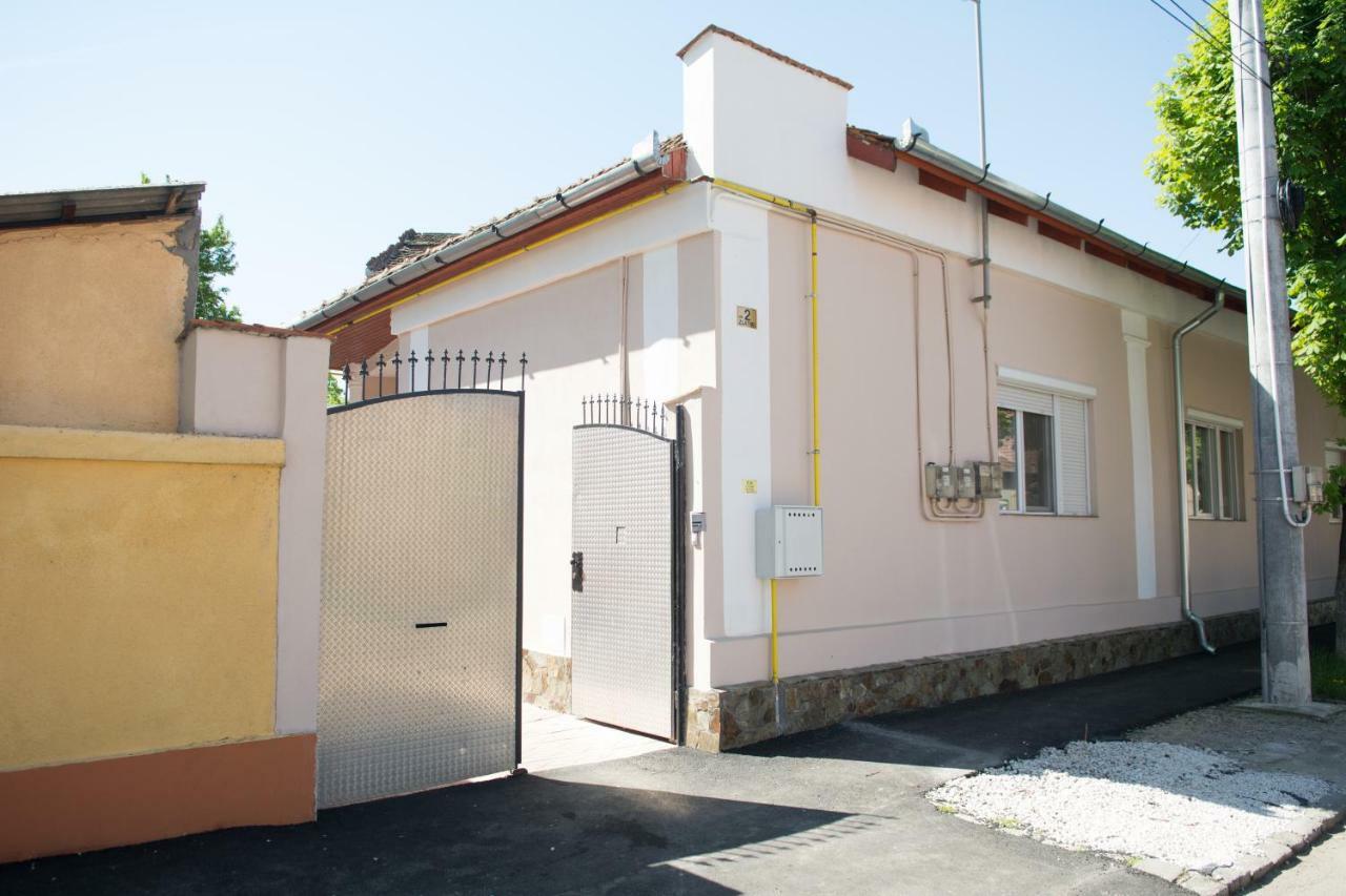 Yox Apartment 4 Oradea Exterior photo